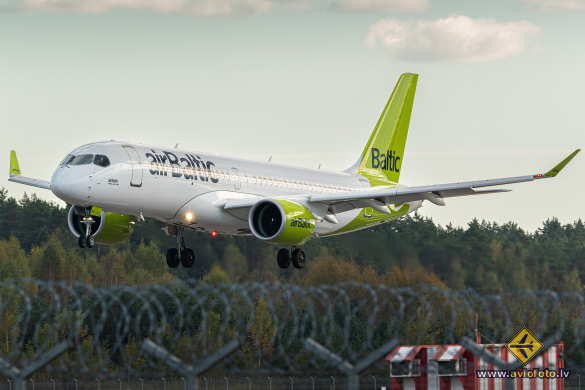 Airbus A220-300
